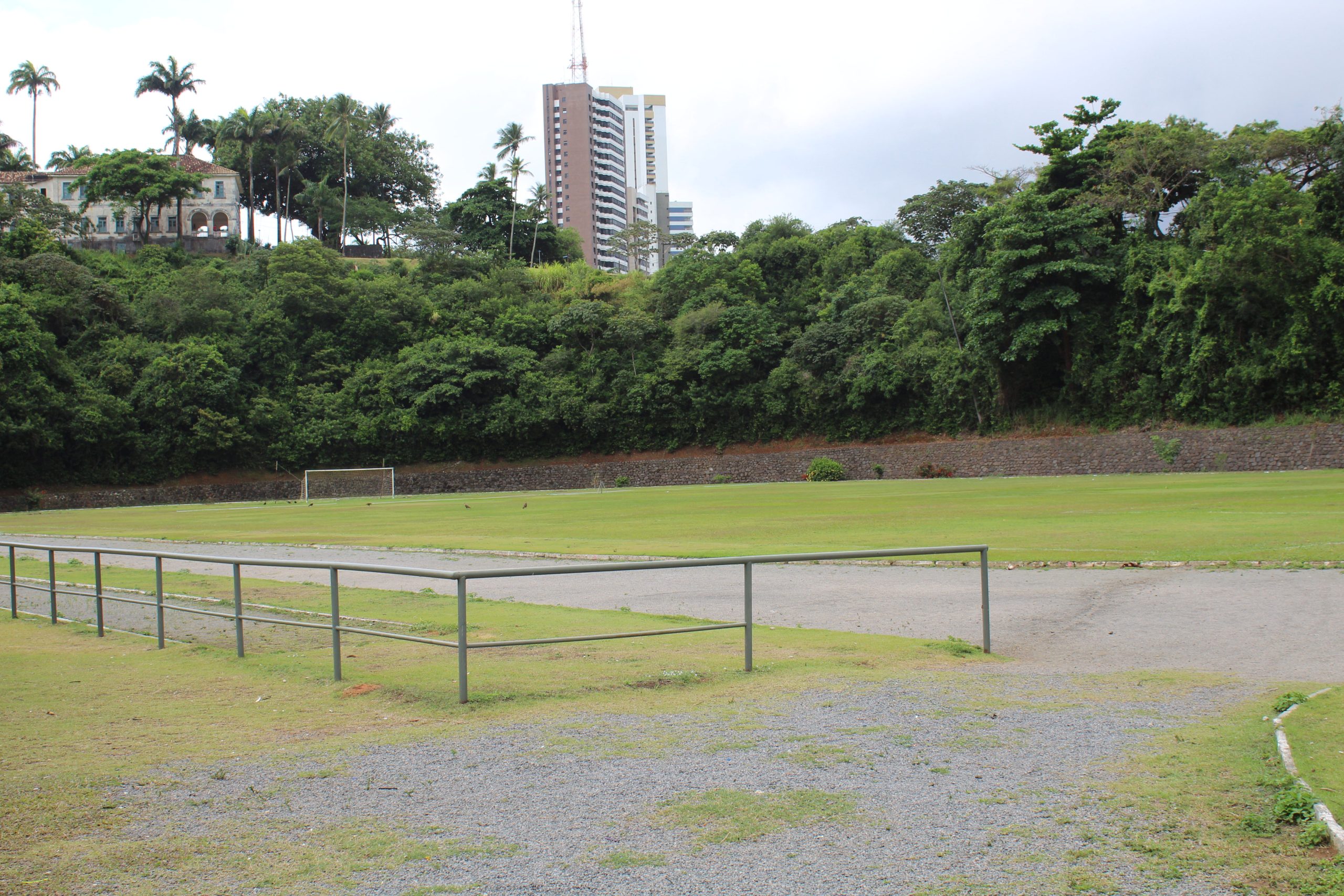 Campo do CEE da UFBA | Foto - Kelvin Cruz