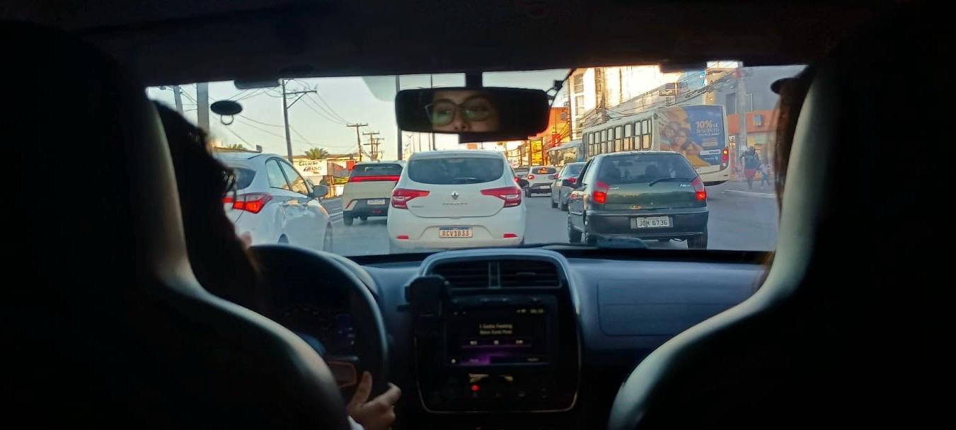 Transtornos do trânsito são superados pelo conforto de ir à faculdade de carro | Foto: Carol Smith